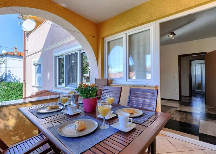 Sonja By Interhome 펜션 Ližnjan