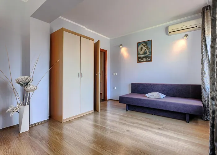 Semesterbostad Sonja By Interhome Ližnjan